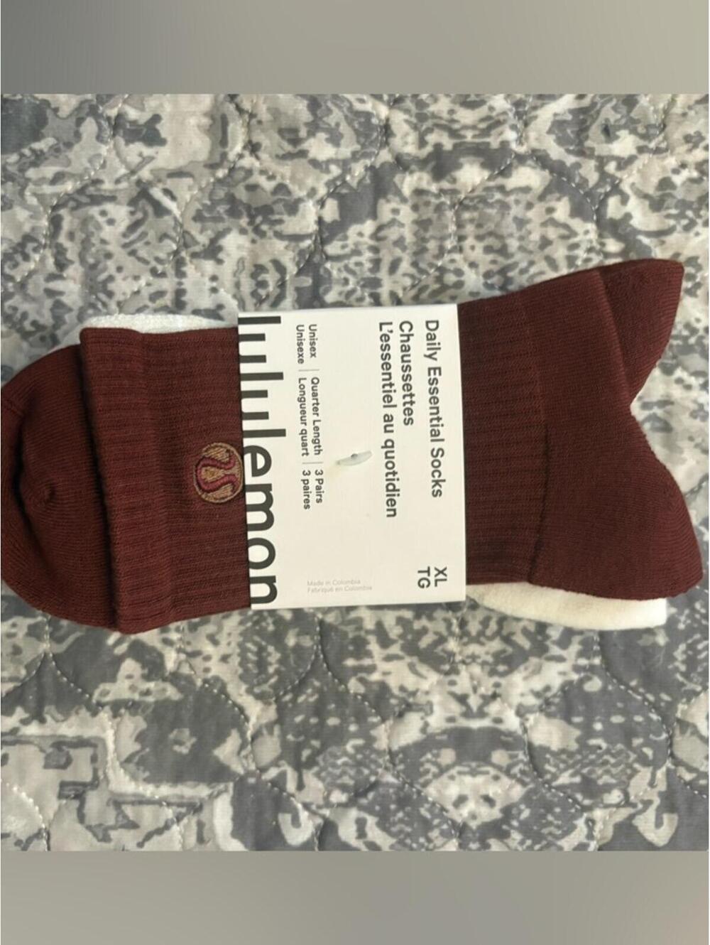 NWT Lululemon Daily Essential quarter length Socks 3 pack medium